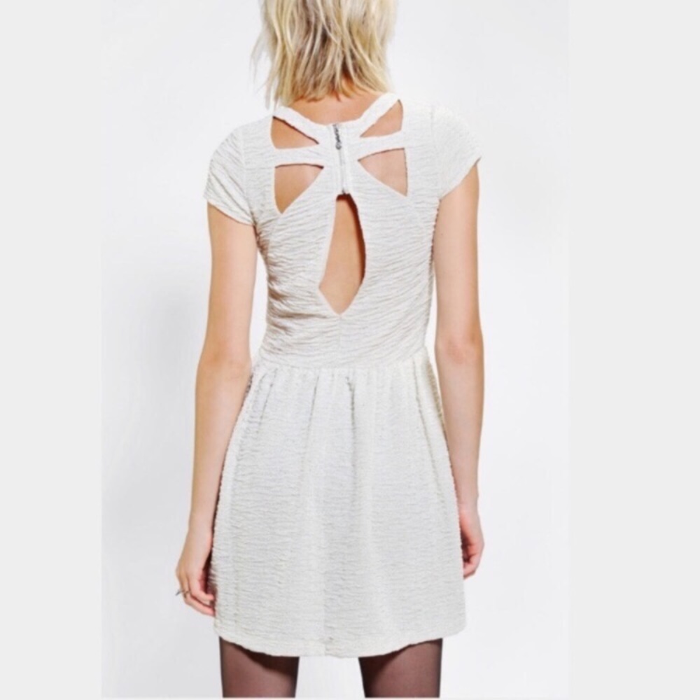 🍰URBAN OUTFITTERS🍰SPARKLE MOTION BUTTERFLY BACK